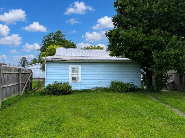 102 Cochran St photo 19
