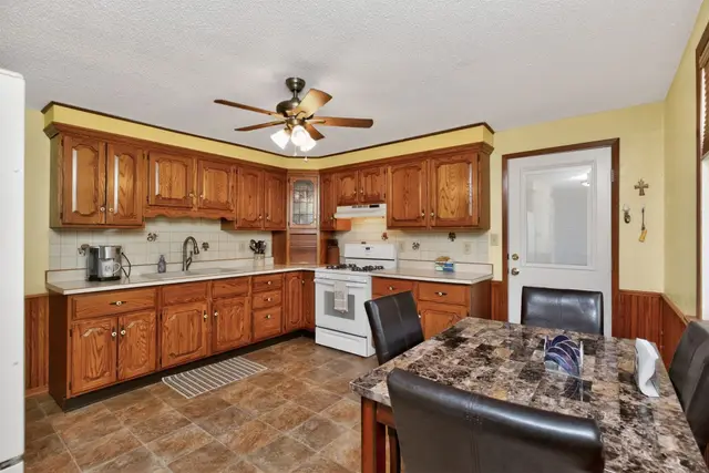 2724 Hiatt Apple Rd photo 10