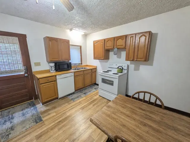 11243 State Road 56 photo 8