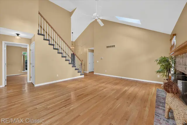 6280 Whispering Meadows Dr photo 9