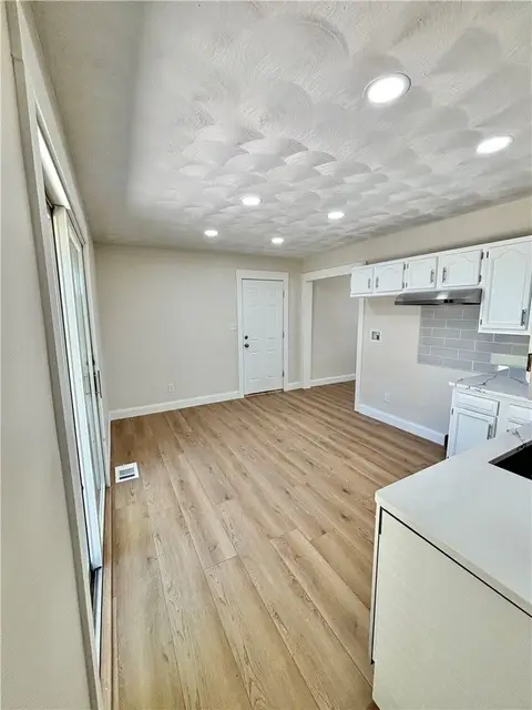 215 Keller Ct photo 13