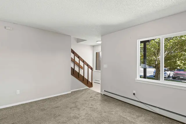 557 W Good Hope Cir APT C photo 9