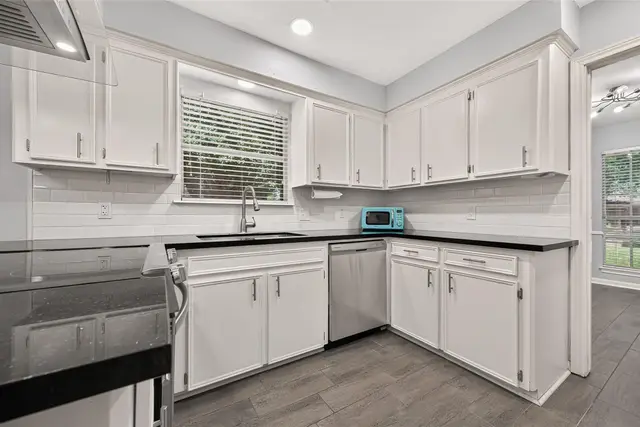8215 Schaffer Ln photo 18
