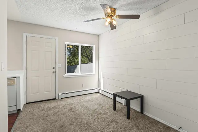 557 W Good Hope Cir APT C photo 14