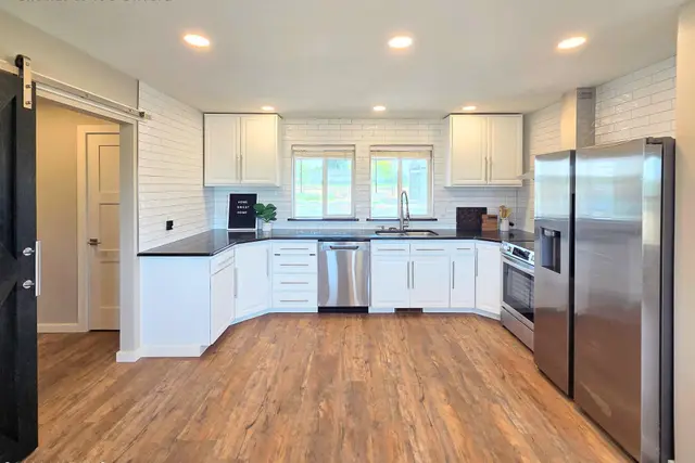 1253 Lucy Ln photo 9