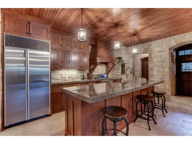 801 Pine Cone Trl N photo 8