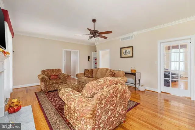 1030 Breckinridge Ln photo 13