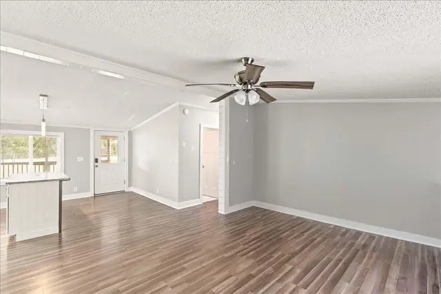 137 Pam Dr photo 12