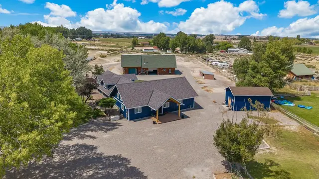 60977 Gunnison Road photo 6