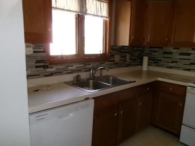 348 Walnut St photo 7