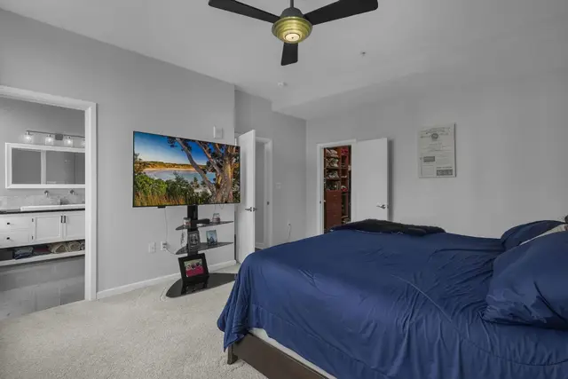 145 N High St APT 800 photo 18