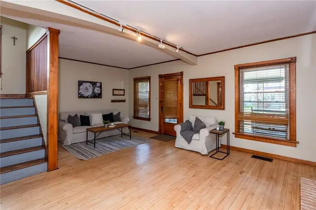 47 Illinois Ave photo 8
