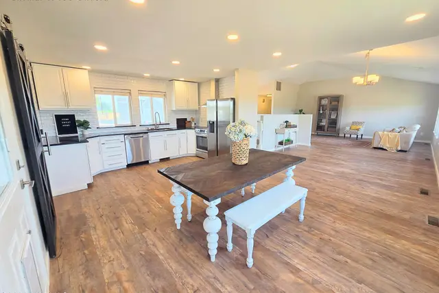 1253 Lucy Ln photo 7