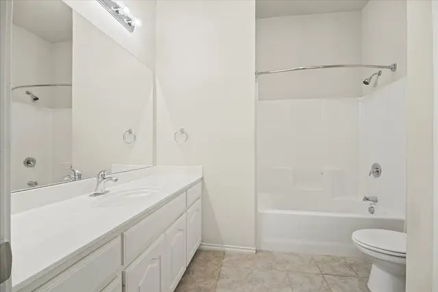 1403 Lowes Farm Pkwy photo 7