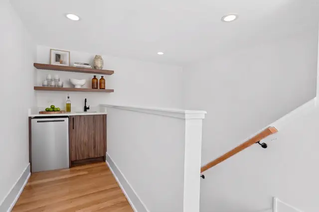 1006-1016 East 41st Street photo 16