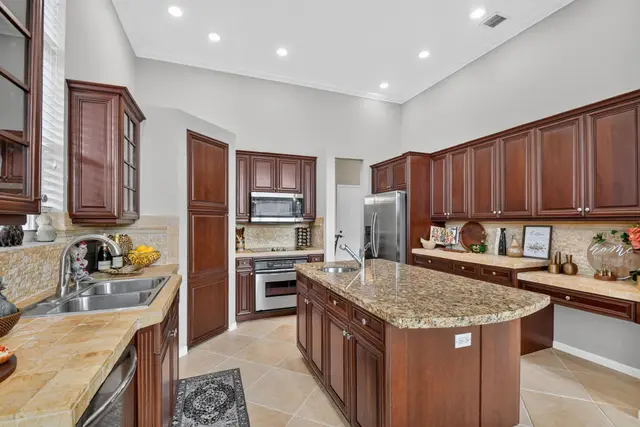 2286 MERRIWEATHER Way photo 15