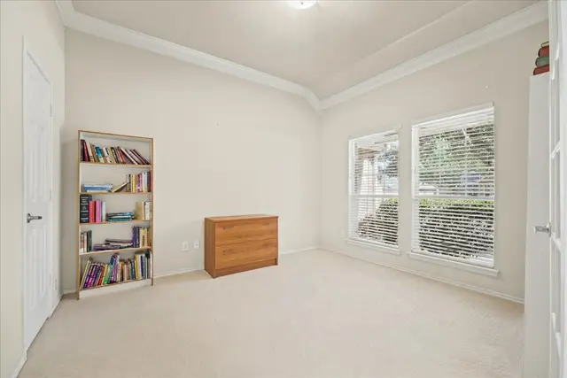 1403 Lowes Farm Pkwy photo 5
