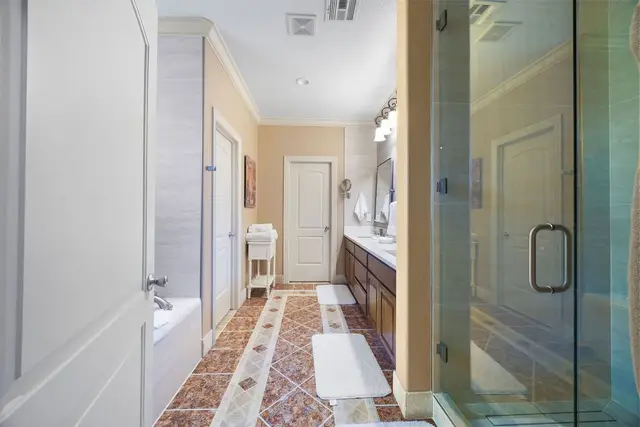 24 Granshire Dr photo 17