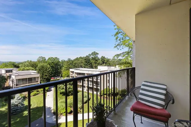 150 Overlook #5F photo 19