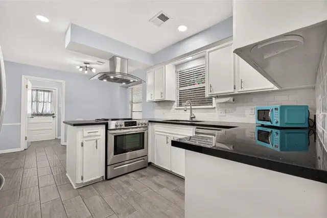 8215 Schaffer Ln photo 17