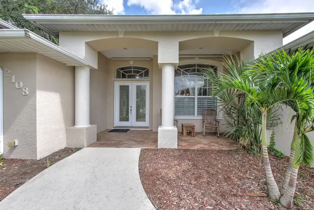 2108 Winding Creek Lane photo 5