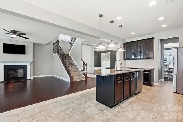 10125 Castlebrooke Dr photo 14