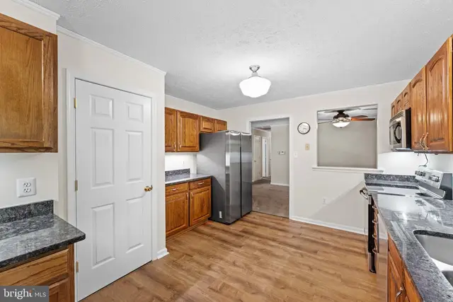 15950 Crowfoot Ct photo 8