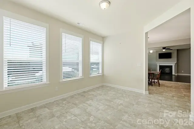 10125 Castlebrooke Dr photo 18