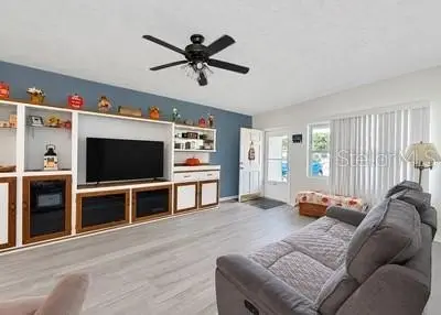 254 Wertz Dr photo 5