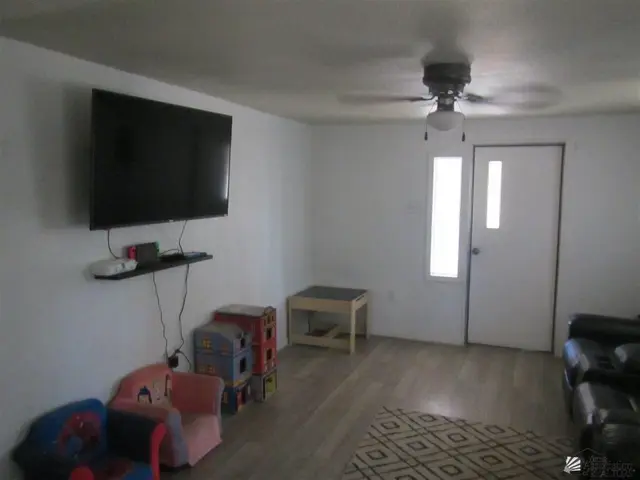 2792 W Clifford Ln photo 14