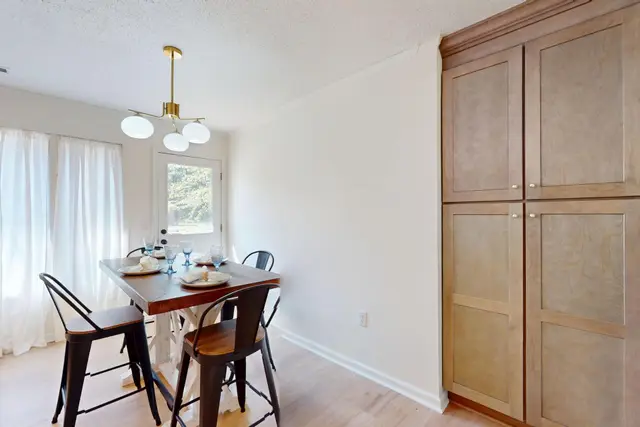 960 Heather Ln photo 18