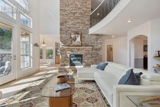 5830 Broadmoor Bluffs Dr photo 8
