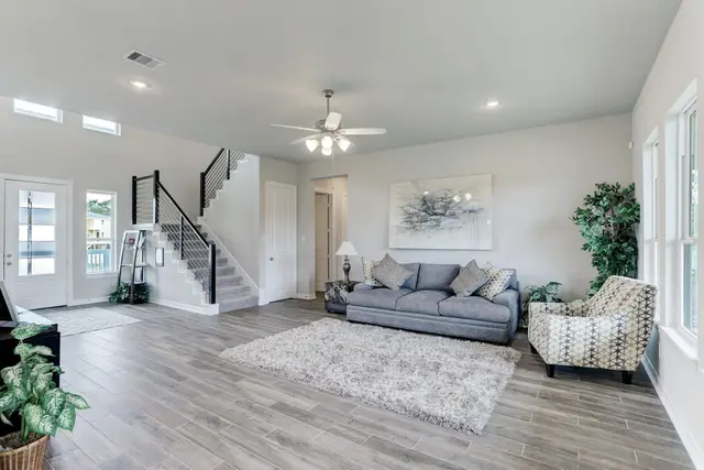 3921 Peacock Isle Dr photo 6