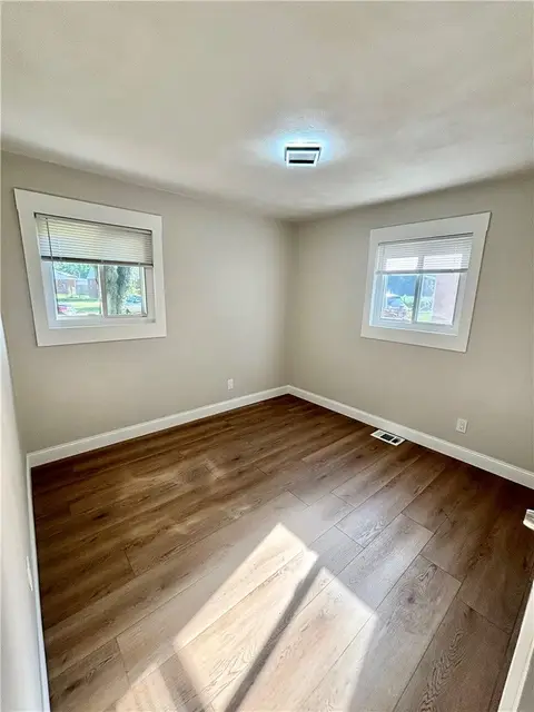 215 Keller Ct photo 19