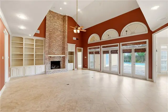 43 Chateau Rothchild Dr photo 9