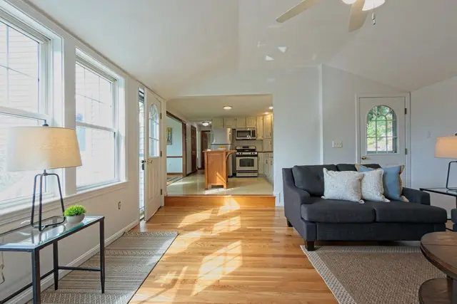 10 Pelham St photo 8