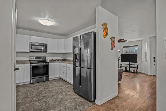 475 El Jardin Ln photo 9