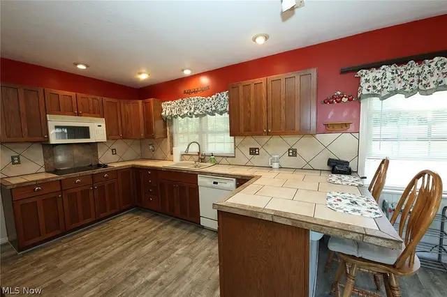 50 Hillcrest Manor Dr photo 8