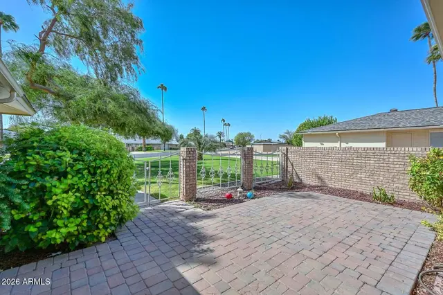 10210 W BOLIVAR Drive photo 6
