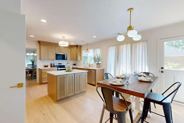 960 Heather Ln photo 19