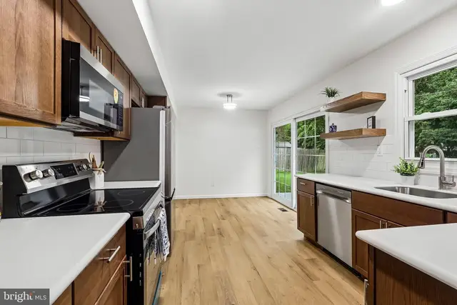 86 E River Dr photo 18