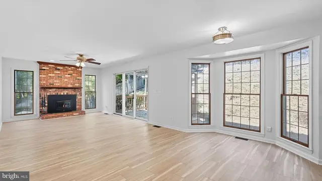 2425 Harpoon Dr photo 9