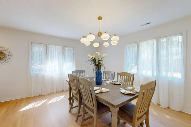 960 Heather Ln photo 14