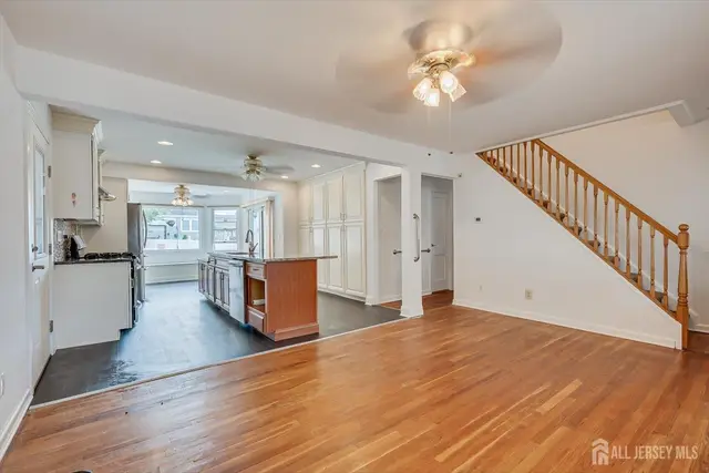15 Lowell St photo 12