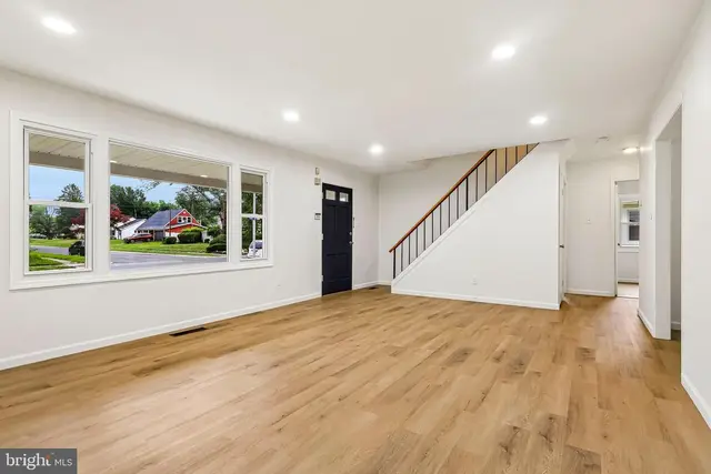 86 E River Dr photo 10
