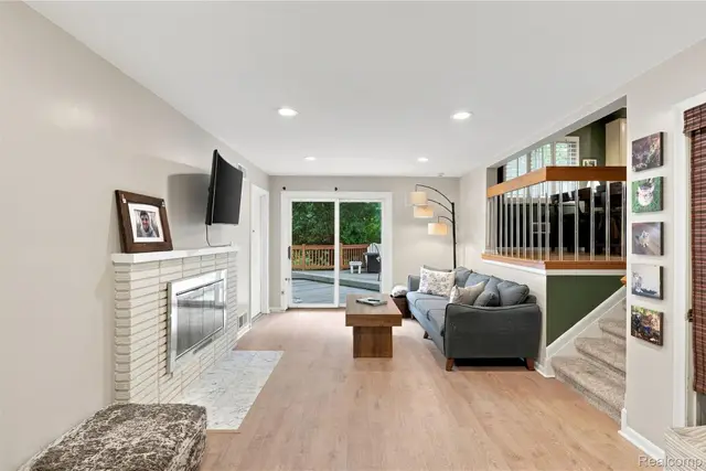 5523 Crabtree Rd photo 20
