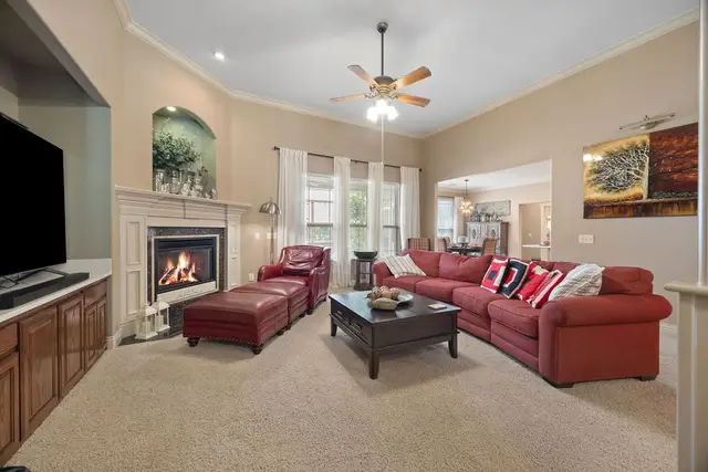 24 Granshire Dr photo 5
