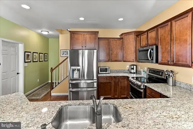 201 Honeycroft Blvd photo 12