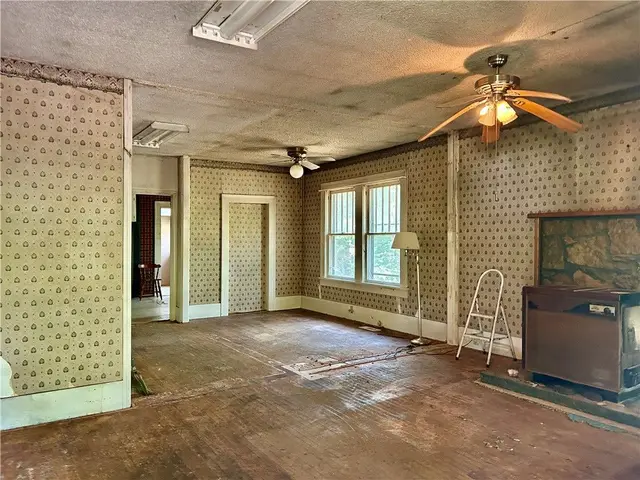 4791 Walnut Grove Ln photo 18