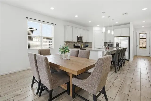 120 SUMMERSHORE DRIVE photo 13